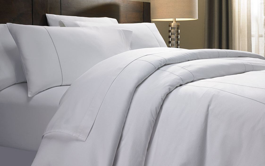 Why Hotels Should Use White Bed Sheets and Bed Linens