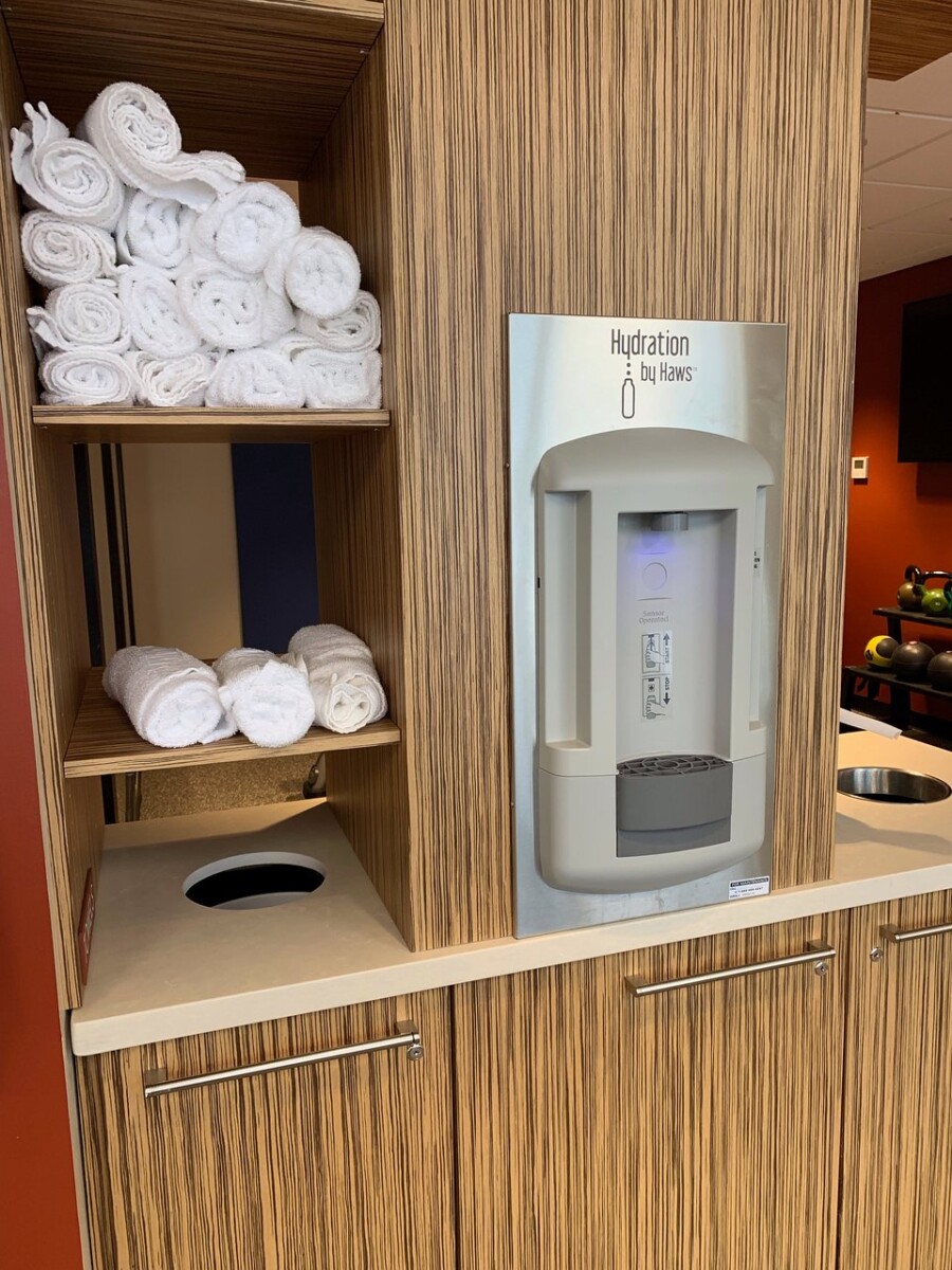 Hydration Stations in Hotels: Revolutionizing Guest Comfort and Sustainability